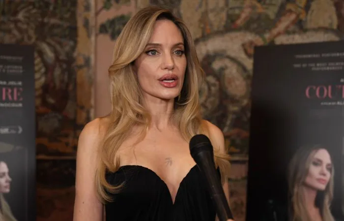 Angelina Jolie nói về áp lực và khủng hoảng sau khi ly hôn Brad Pitt