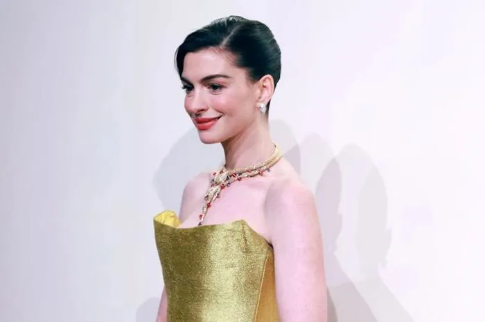anh-anne-hathaway-1