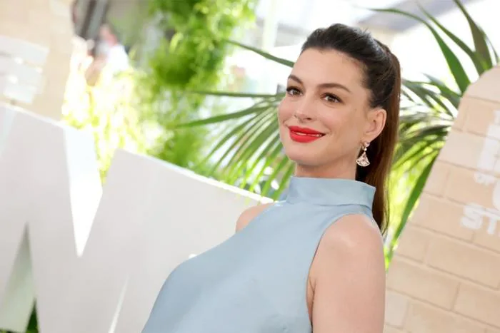 Anne Hathaway trở thành Huyền thoại Disney