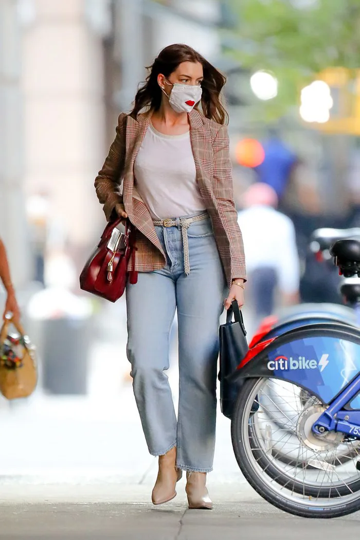 Anne Hathaway style: Càng gần 40 tuổi, Anne Hathaway càng mặc đồ trẻ trung