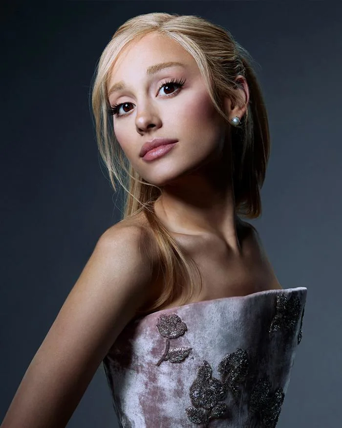 Ariana Grande diện váy hoa trà của Trần Hùng - Báo VnExpress Giải trí