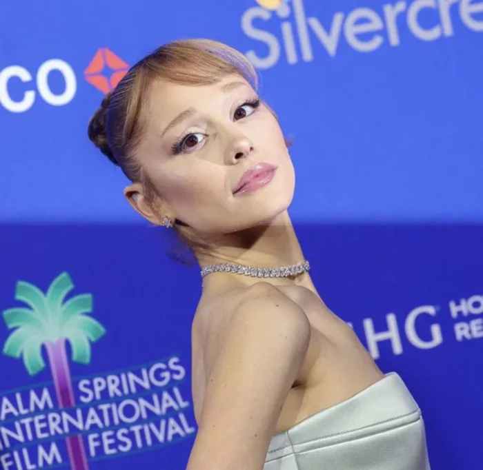 Ngoại hình gây sốc của Ariana Grande