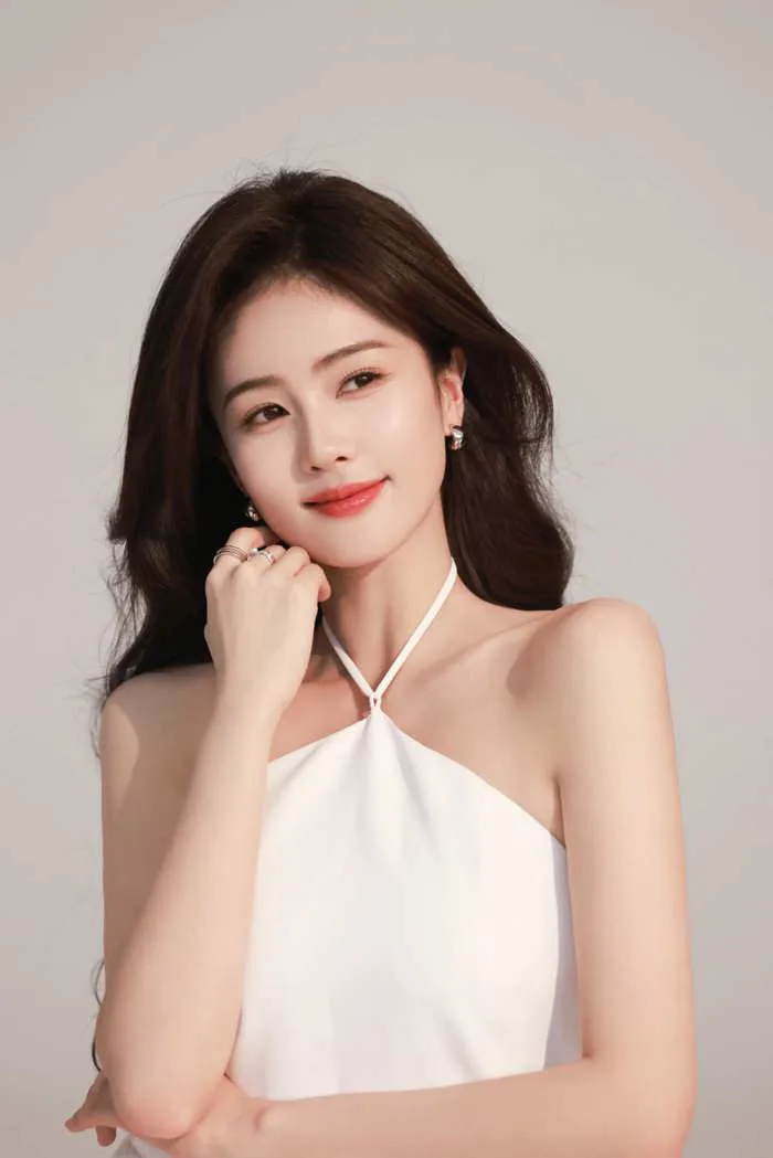 Bạch Lộc được khen ngợi vì hành động tinh tế với đồng nghiệp