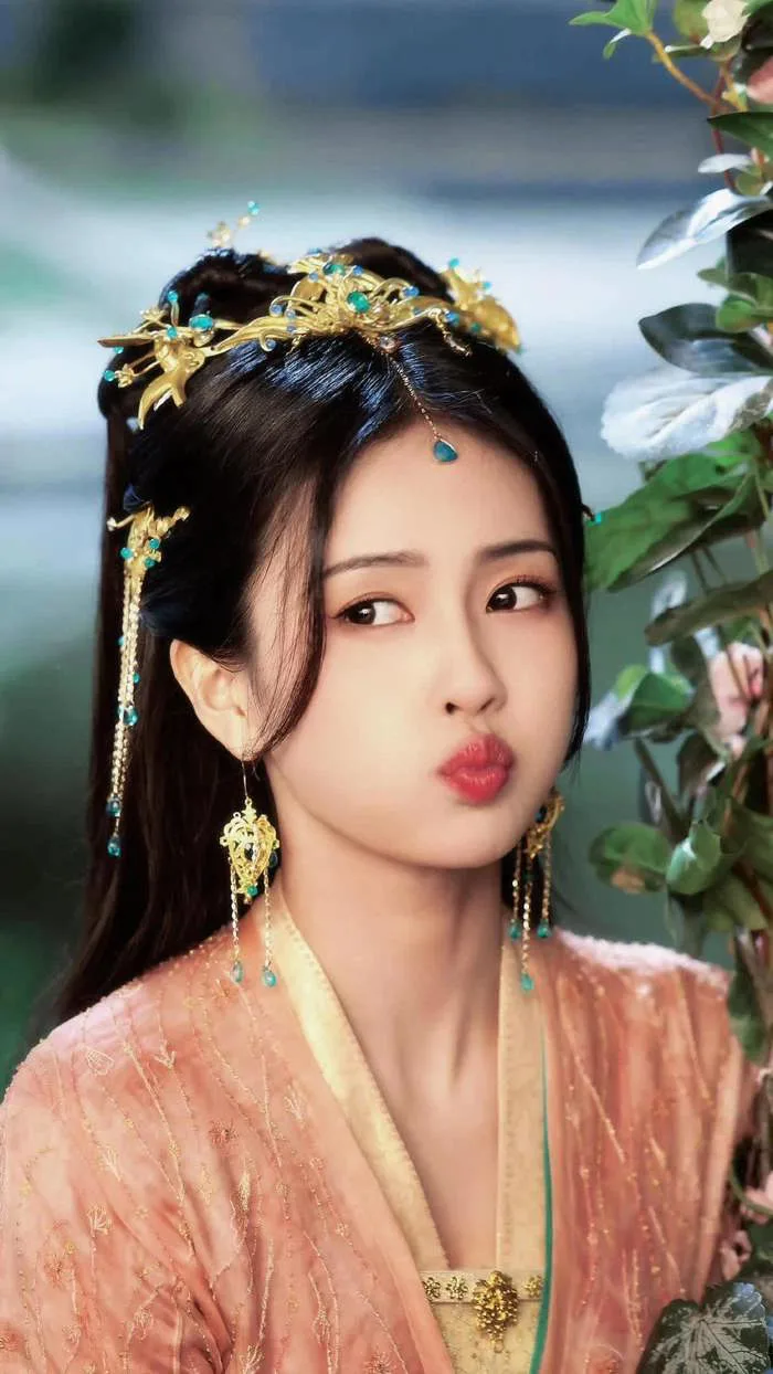 Bạch Lộc 'chu mỏ', mặt mày lấm lem trông đáng yêu 'xỉu'
