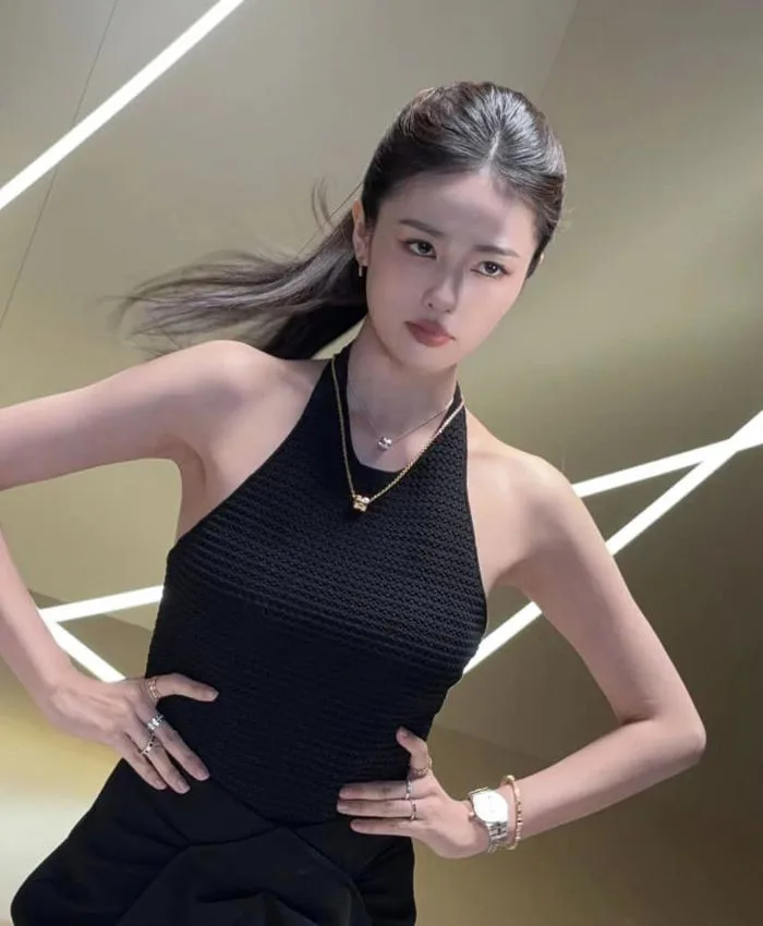 Bạch Lộc mắc sai lầm gì mà bộ ảnh mới bị chê tơi tả?