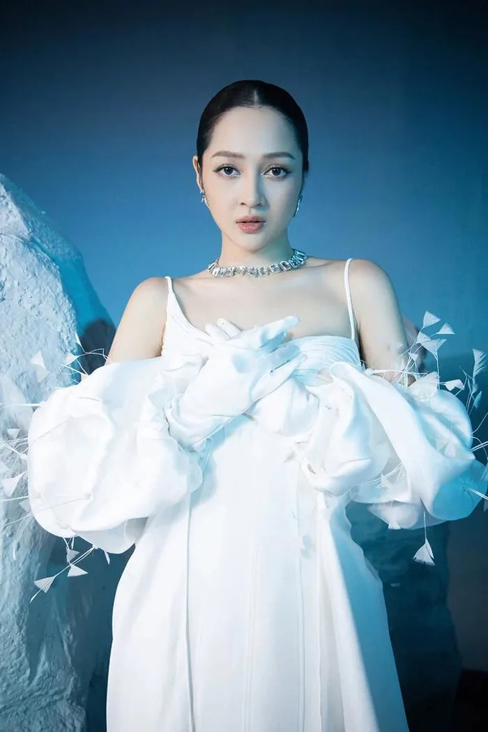 Trước khi công khai con gái nhỏ, cuộc sống của Bảo Anh thế nào?