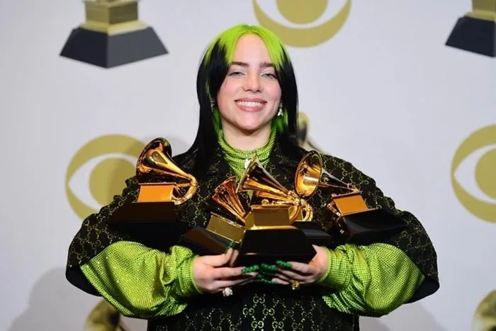 Billie Eilish gây bàn tán khi 'càn quét' Grammy - Báo VnExpress Giải trí