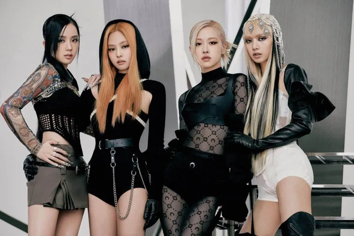 Các cô nàng BLACKPINK và hành trình kết hợp với các thương hiệu thời trang  xa