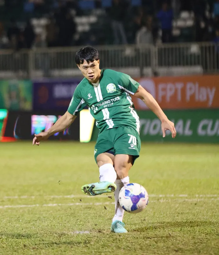 Công Phượng chấn thương khó hiểu