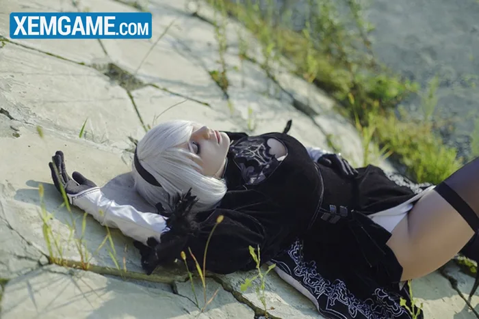 Lạ lẫm với cosplay 2B tươi tắn tràn đầy sức sống trong NieR: Automata