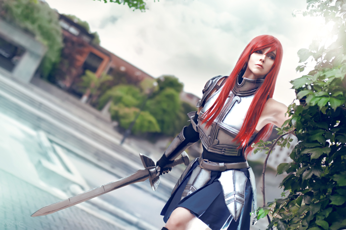 Hình nền : đàn bà, Râu đỏ, Cosplay, Nhìn đi, tóc dài, Anime, thanh kiếm, Fairy Tail, Scarlet Erza, Trang phục, Quần áo, Ảnh chụp màn hình, thể thao mạo hiểm 3549x2362 -