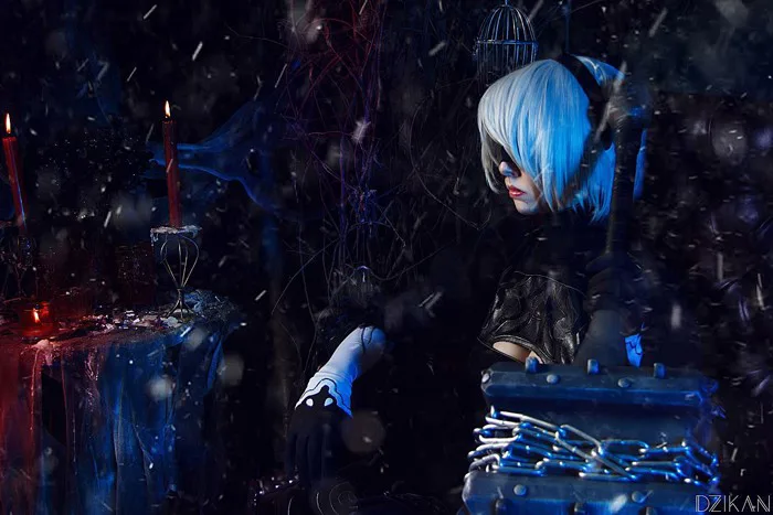 Hình nền : Cosplay, mô hình, tóc trắng, chiếc đầm màu đen, Anime, màu xanh da trời, Nier Automata, Disharmonica, Helly von Valentine, 2B Nier Automata, NieR, Bịt mắt, bóng tối, Ảnh