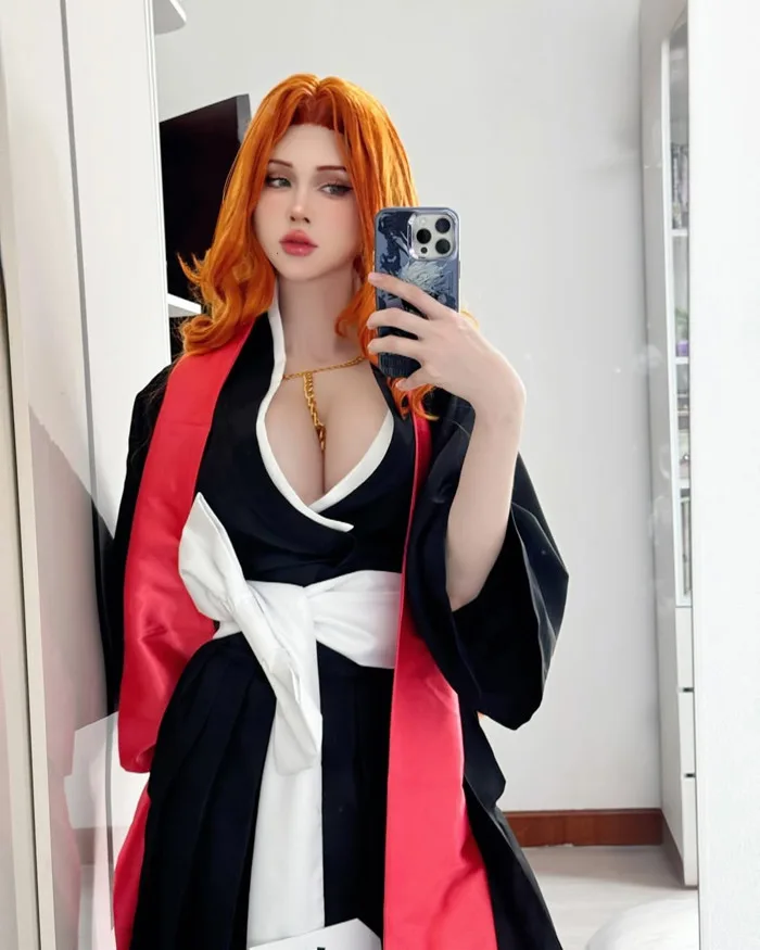 Cosplay A2 gái xinh khiến fan không dứt ra được