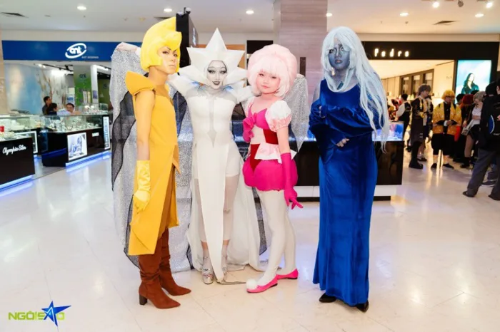 Chi hàng chục triệu đồng hóa trang thành ma nhện, ác quỷ Halloween