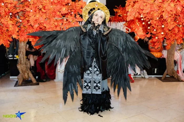 Chi hàng chục triệu đồng hóa trang thành ma nhện, ác quỷ Halloween