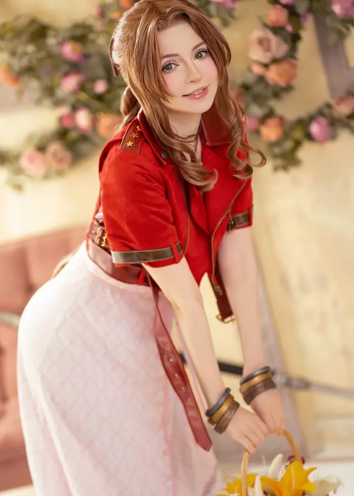 Cosplay Taric Hồng Ngọc cực quyến rũ