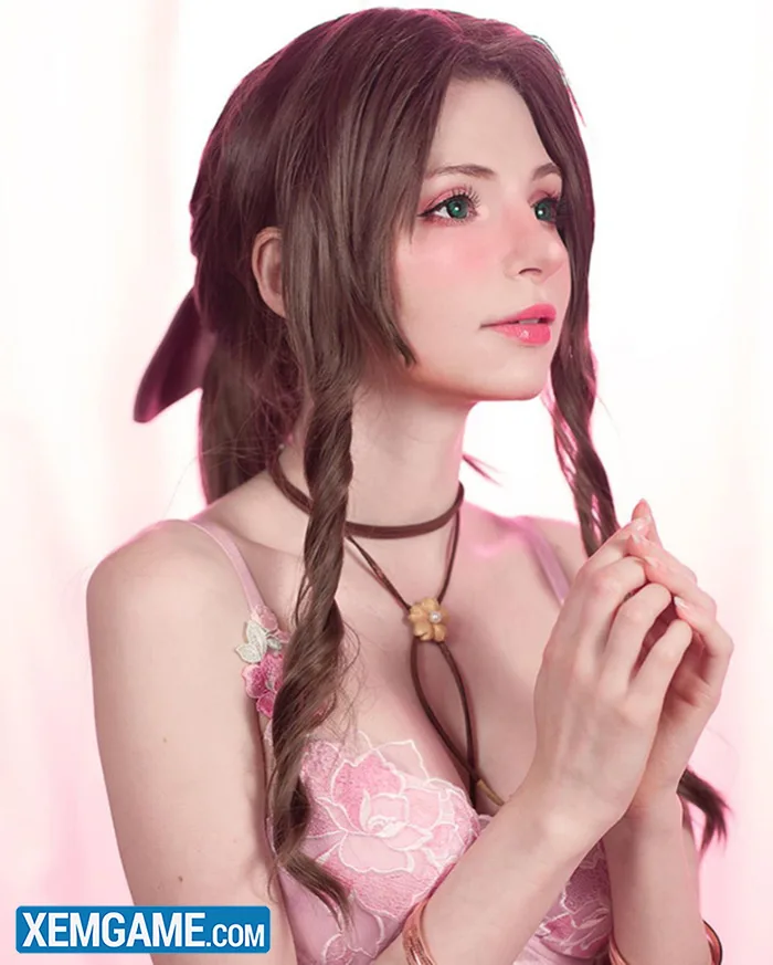 Final Fantasy VII: Cosplay Aerith Gainsborough ngọt ngào tinh khôi