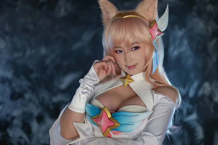 Cosplay Ahri Vệ Binh Tinh Tú “đẹp không tì vết”