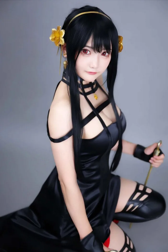 Gái xinh cosplay Yor Forger trong Spy X Family - Thapdien.com