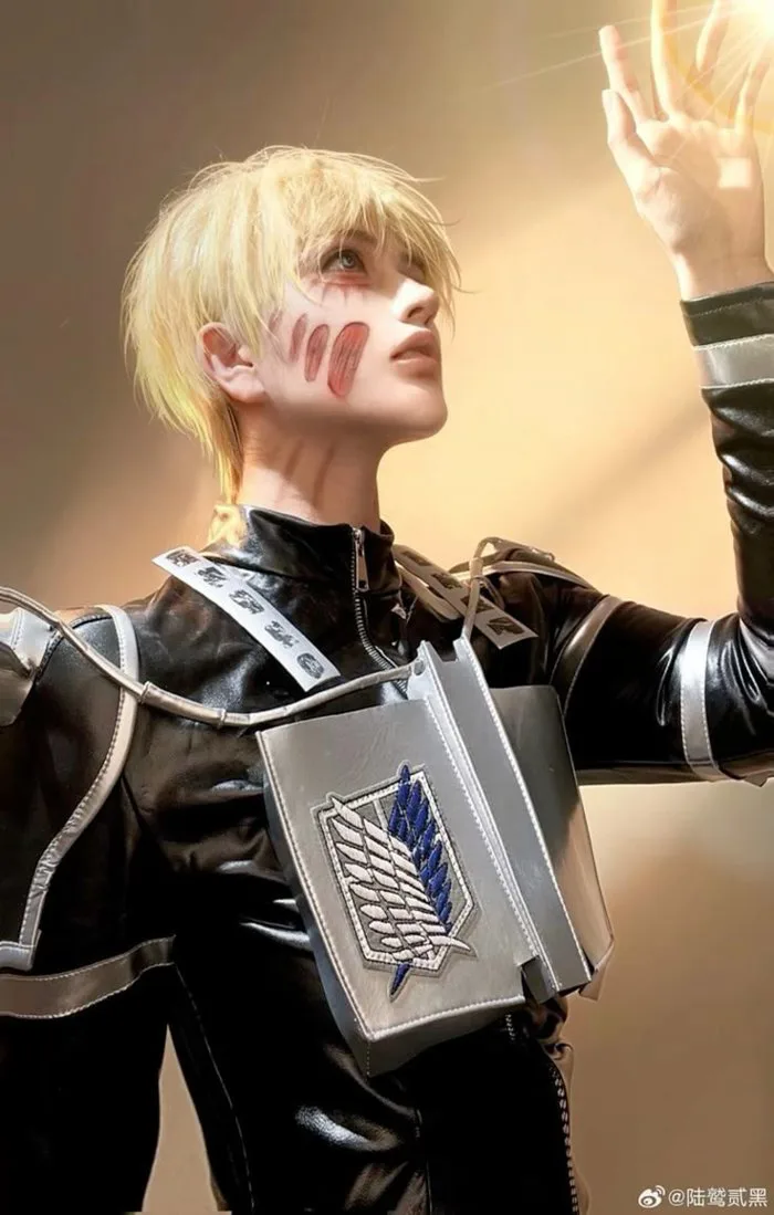 armin cosplay