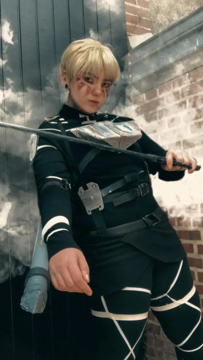 My Armin cosplay with a full body picture ! Everything here is handmade :)  : r/ShingekiNoKyojin