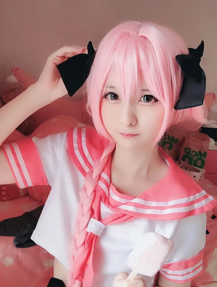 Đến với cosplay FGO Astolfo phiên bản nữ sau mà nó lạ lắm