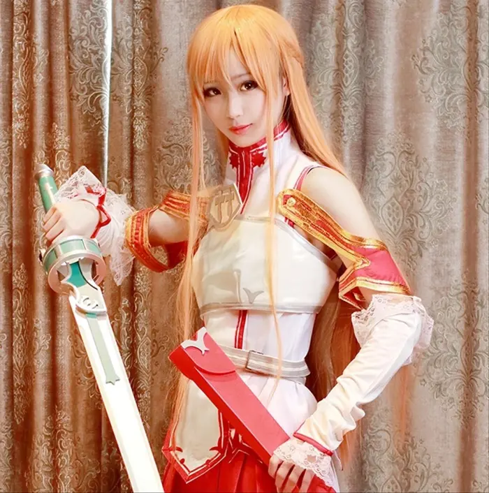 Ảnh Asuna với vẻ dịu dàng và thần thái kiếm sĩ quyến rũ