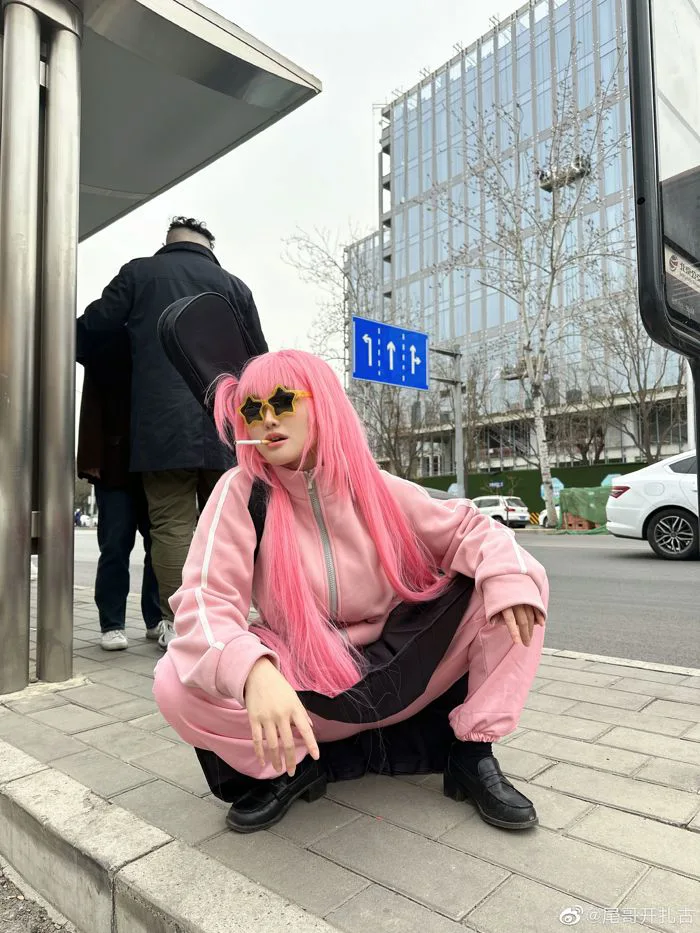 anh-cosplay-bocchi-1