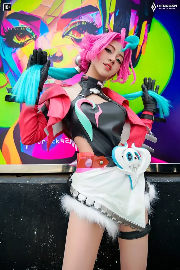 Allain và Butterfly tình tứ với cosplay Tình Yêu Nổi Loạn