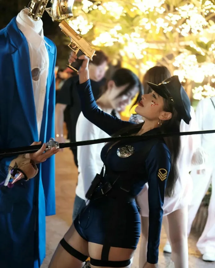 Ngắm 306+ ảnh cosplay cảnh sát gợi cảm khiến dân mạng mê mẩn