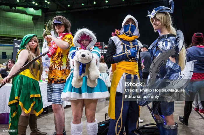 Nhóm Diễn Viên Cosplay Hình ảnh Sẵn có - Tải xuống Hình ảnh Ngay bây giờ -  Cosplay - Mặc quần áo đẹp, Comic-Con, Phong cách manga - iStock