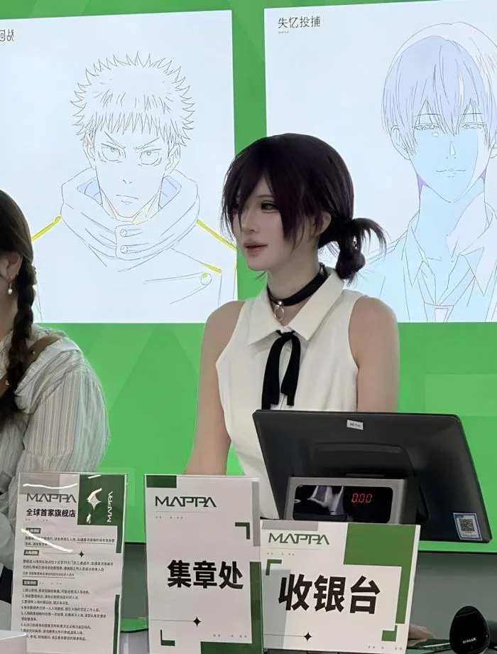 Nữ nhân viên cosplay Reze (Chainsaw Man) quá giống bản gốc, fan đòi mua  sạch shop chỉ để được 