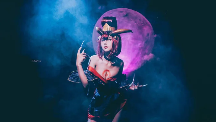 LMHT: Ngất ngây với bộ ảnh cosplay Evelynn Huyết Nguyệt đầy ma mị, sexy