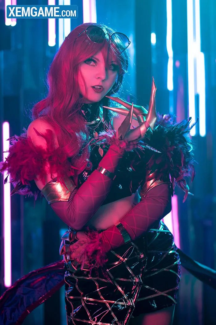 LMHT: Vẻ đẹp ma mị đầy quyến rũ của cosplay Evelynn KDA