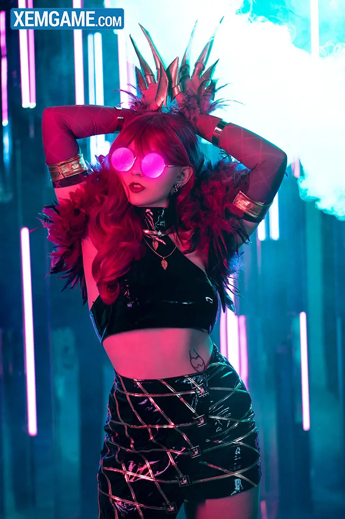 LMHT: Vẻ đẹp ma mị đầy quyến rũ của cosplay Evelynn KDA