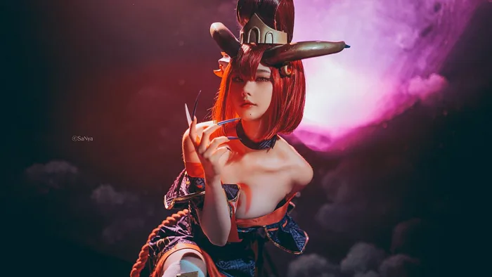 LMHT: Ngất ngây với bộ ảnh cosplay Evelynn Huyết Nguyệt đầy ma mị, sexy