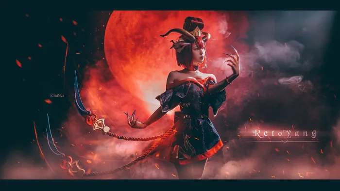 LMHT: Ngất ngây với bộ ảnh cosplay Evelynn Huyết Nguyệt đầy ma mị, sexy