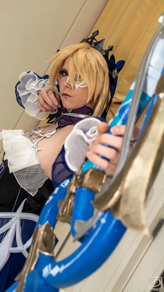Fischl Cosplay Genshin Impact | HoYoLAB