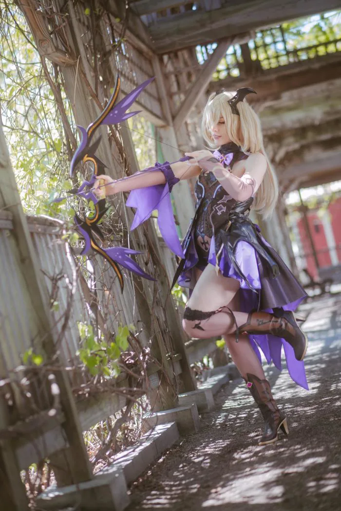 self] My Fischl cosplay!! From Genshin Impact by powerdollx : r/cosplay