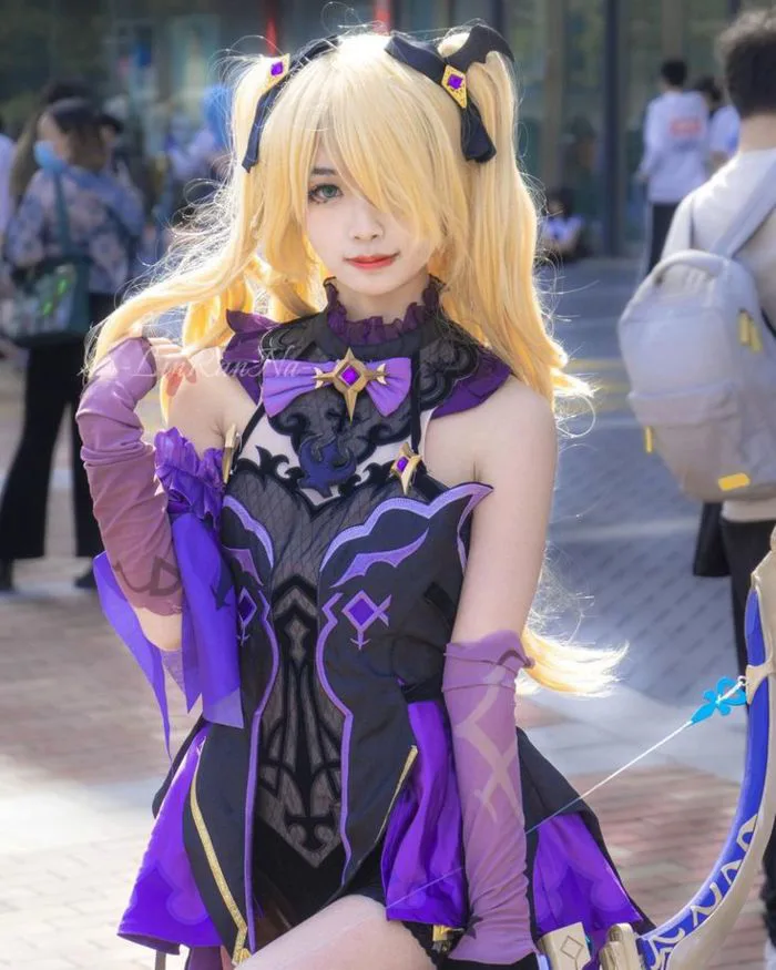 Genshin impact fischl cosplay