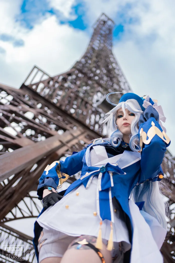 Mình cosplay Furina, waifu mới nhất của mình, ở địa điểm chất nhất luôn!  Mong là các bạn thích ảnh cosplay của mình nha <3 : r/Genshin_Impact