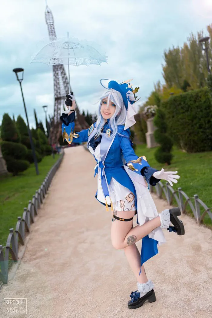 Mình cosplay Furina, waifu mới nhất của mình, ở địa điểm chất nhất luôn!  Mong là các bạn thích ảnh cosplay của mình nha <3 : r/Genshin_Impact