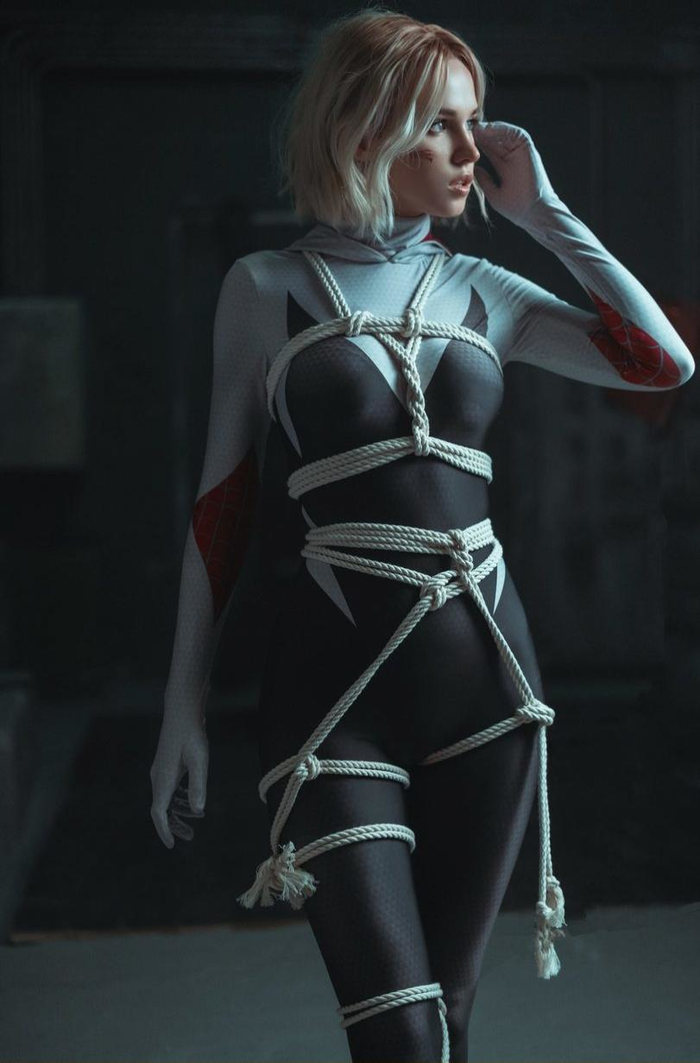 Chiêm ngưỡng bộ ảnh cosplay Spider-Gwen xuất thần của Shirogane-sama -  Saostar.vn