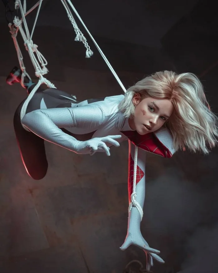 Chiêm ngưỡng bộ ảnh cosplay Spider-Gwen xuất thần của Shirogane-sama -  Saostar.vn