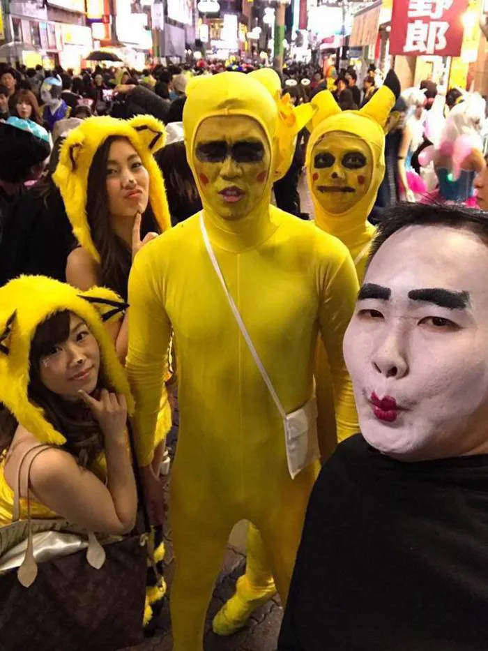 Choáng váng với màn cosplay Halloween của người Nhật Bản