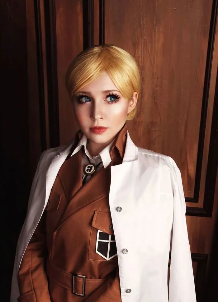 Attack On Titan: 10 Historia Cosplay That Look Just Like The Anime