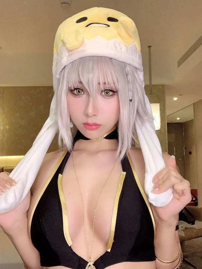 Ngắm nàng Jeanne D'Arc trong Fate/Grand Order siêu gợi cảm mà chỉ biết ước