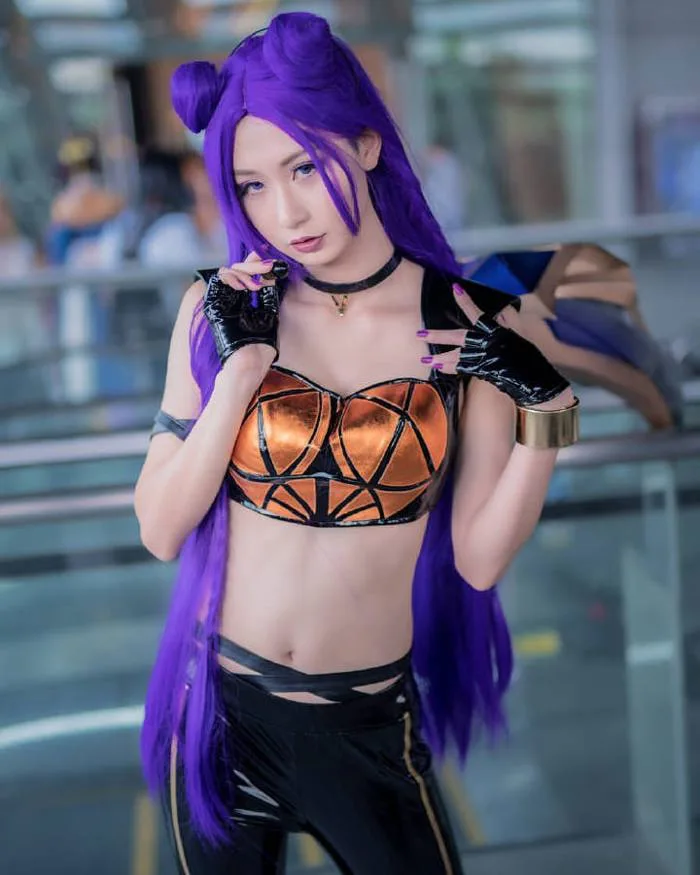 Cosplay Kai'Sa K/DA siêu gợi cảm trong Liên Minh Huyền Thoại