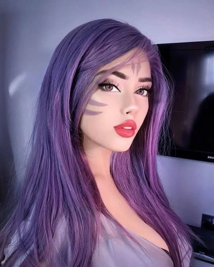 Kai'Sa Cosplay 😻🔥❤ • B | League of legends hair, Purple hair cosplay