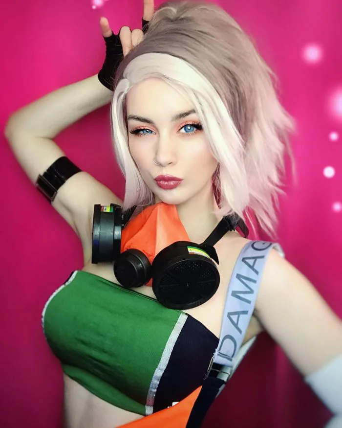 Nóng con mắt bên trái, nhức con mắt bên phải với siêu phẩm cosplay Kai'Sa  của mỹ nhân xứ Bạch dương